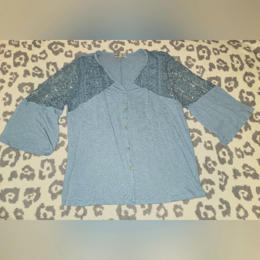Absolutely fabulous button up blouse